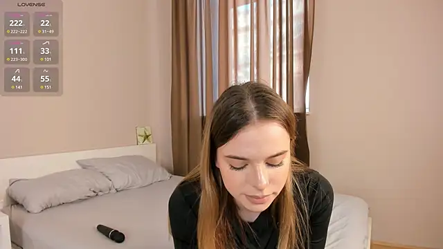 Snapshot of MonaClive chatting on 02/07/25, 10:29 MonaClive online show from 02/07/25, 10:29