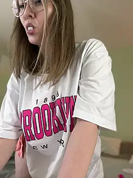 Snapshot of Kiss_My_Body chatting on 01/27/25, 07:13 Kiss My Body online show from 01/27/25, 07:13