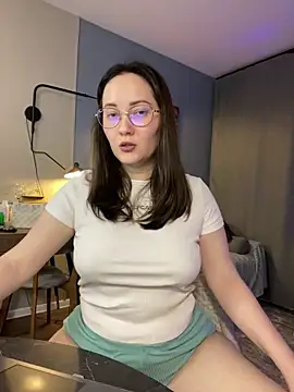 Snapshot of Kiss_My_Body chatting on 10/07/25, 05:54 Kiss My Body online show from 10/07/25, 05:54