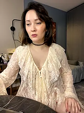 Snapshot of Kiss_My_Body chatting on 11/06/25, 01:45 Kiss My Body online show from 11/06/25, 01:45