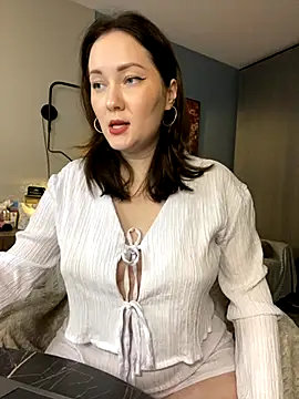 Kiss My Body online show from 11/24/25, 05:12