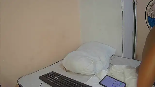 Snapshot of BigBootyStudent chatting on 01/26/25, 02:03 BigBootyStudent online show from 01/26/25, 02:03