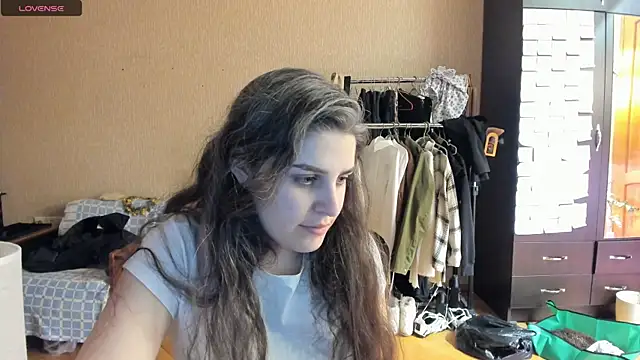 Snapshot of _Roselina_ chatting on 05/24/26, 06:24 Roselina online show from 05/24/26, 06:24