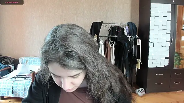 Snapshot of _Roselina_ chatting on 06/14/26, 12:29 Roselina online show from 06/14/26, 12:29