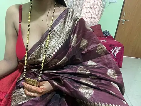 Snapshot of Sandhya_lovely chatting on 02/18/26, 08:10 Sandhya lovely online show from 02/18/26, 08:10