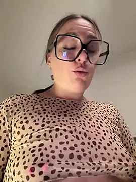 Megan off online show from 06/11/26, 07:06