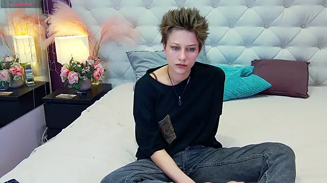 via mayer  online show from 03/11/25, 04:51