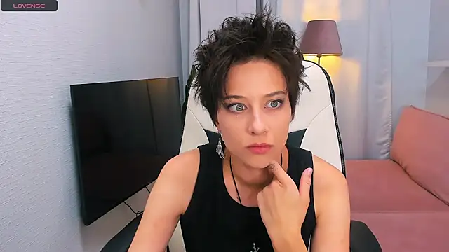 via mayer  online show from 09/11/25, 09:04