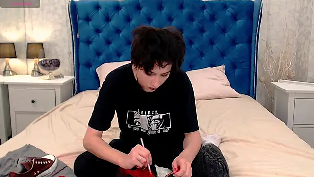 via mayer  online show from 10/25/25, 08:55