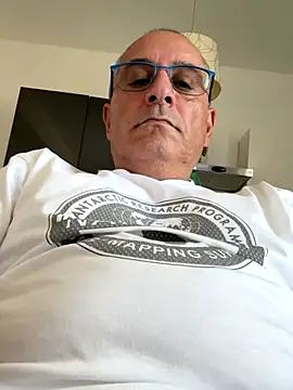 Snapshot of sempreilmio2 chatting on 09/18/25, 12:18 sempreilmio2 online show from 09/18/25, 12:18