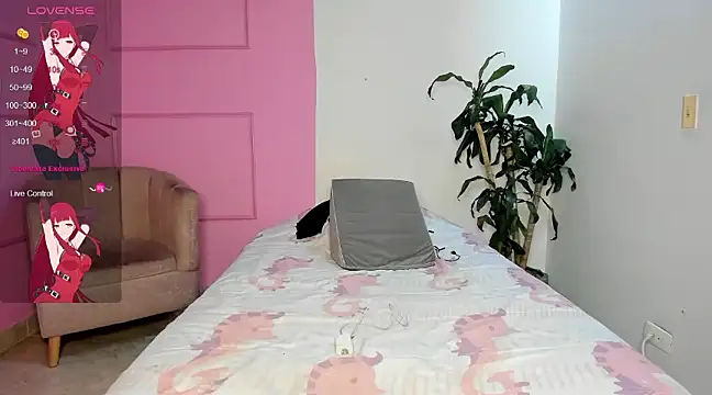 Snapshot of Missangeldust16 chatting on 01/22/25, 12:06 Missangeldust16 online show from 01/22/25, 12:06