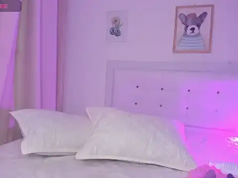 Snapshot of Missangeldust16 chatting on 02/05/25, 08:04 Missangeldust16 online show from 02/05/25, 08:04