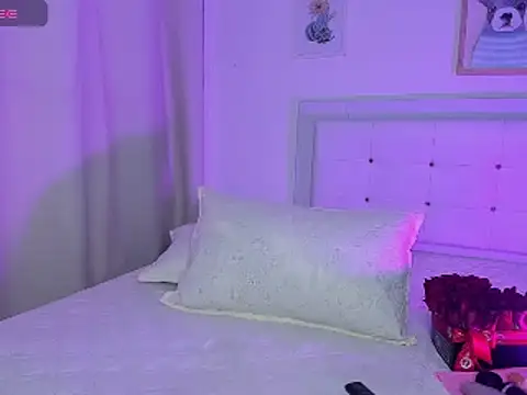 Snapshot of Missangeldust16 chatting on 02/12/25, 08:07 Missangeldust16 online show from 02/12/25, 08:07