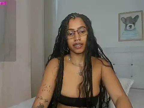 Snapshot of Missangeldust16 chatting on 02/20/25, 03:19 Missangeldust16 online show from 02/20/25, 03:19