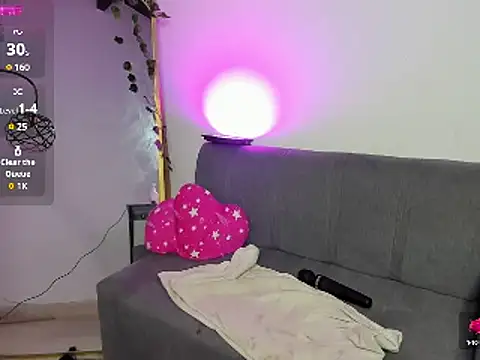 Snapshot of Missangeldust16 chatting on 03/05/25, 11:27 Missangeldust16 online show from 03/05/25, 11:27