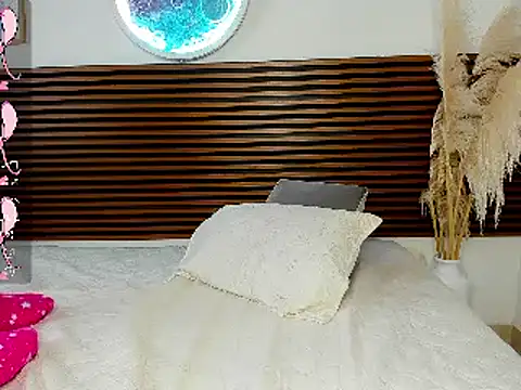 Snapshot of Missangeldust16 chatting on 03/18/25, 03:31 Missangeldust16 online show from 03/18/25, 03:31