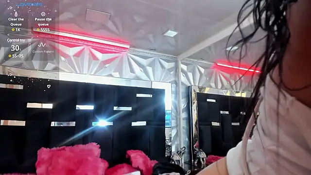 Snapshot of Shelley-Hack chatting on 03/01/25, 04:11 Shelley-Hack online show from 03/01/25, 04:11