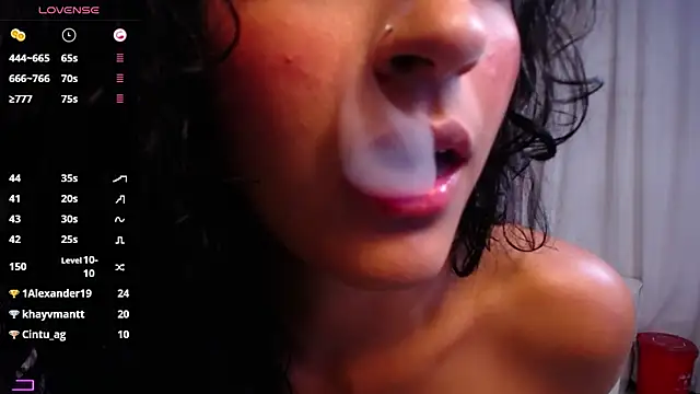 Snapshot of Shelley-Hack chatting on 03/10/25, 07:18 Shelley-Hack online show from 03/10/25, 07:18