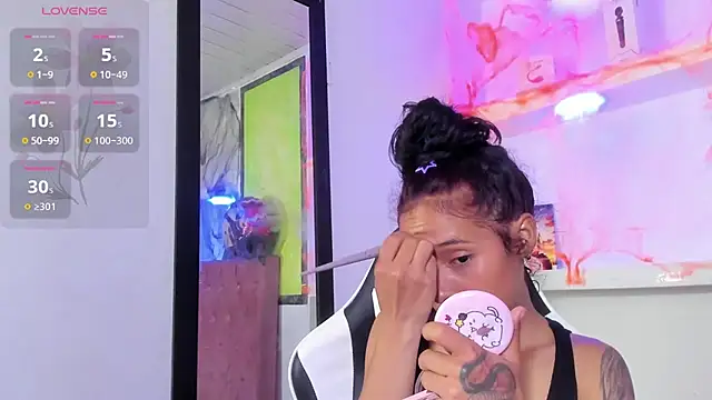 Miss sparkle00 online show from 10/31/25, 05:08