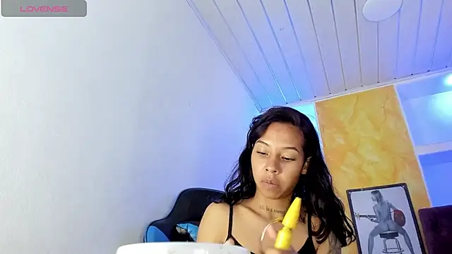 Miss sparkle00 online show from 11/29/25, 05:10