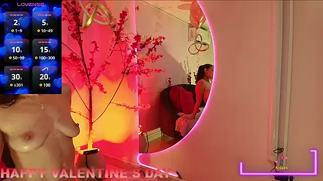 Snapshot of scarlette69 chatting on 02/14/25, 11:31 scarlette69 online show from 02/14/25, 11:31