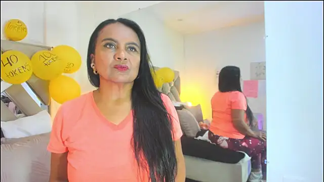 raquell moore online show from 12/19/25, 02:24