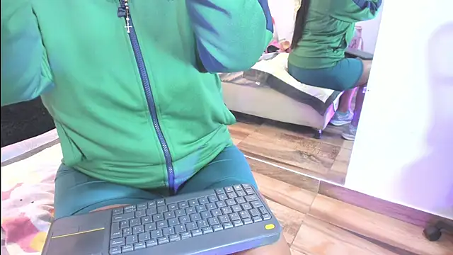 raquell moore online show from 04/04/26, 01:19