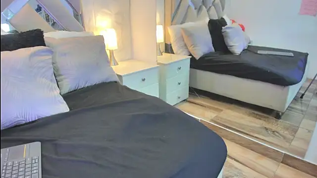 raquell moore online show from 04/14/26, 12:11