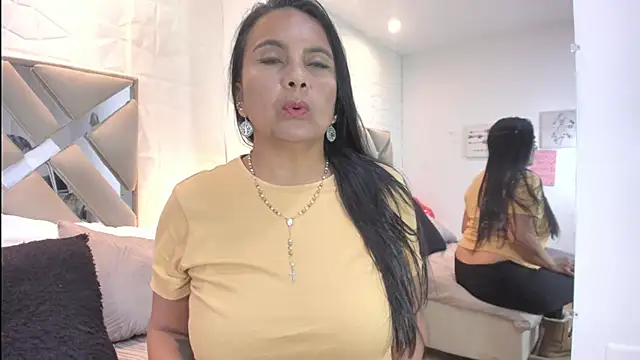 raquell moore online show from 04/23/26, 12:23