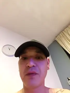 Thomaszz3 online show from 12/23/25, 12:08