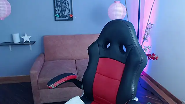 Snapshot of miss_moonlight chatting on 02/09/25, 12:06 miss moonlight online show from 02/09/25, 12:06