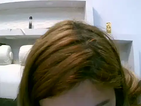 VittoriaTaylor online show from 03/18/25, 04:26