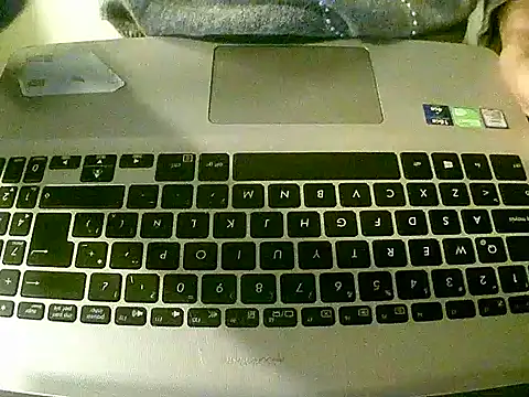 VittoriaTaylor online show from 10/21/25, 04:57