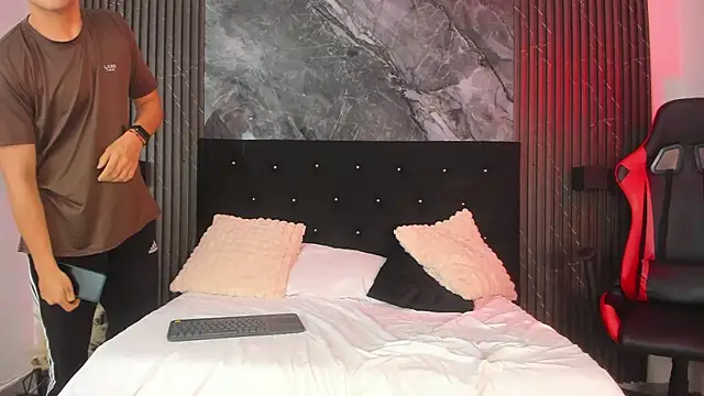 Snapshot of vanilla_hot chatting on 01/27/25, 01:19 vanilla hot online show from 01/27/25, 01:19