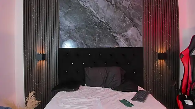 Snapshot of vanilla_hot chatting on 02/03/25, 01:30 vanilla hot online show from 02/03/25, 01:30