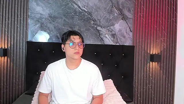 Snapshot of vanilla_hot chatting on 02/12/25, 01:16 vanilla hot online show from 02/12/25, 01:16