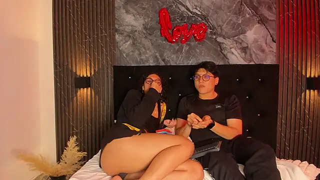 Snapshot of vanilla_hot chatting on 02/16/25, 10:21 vanilla hot online show from 02/16/25, 10:21