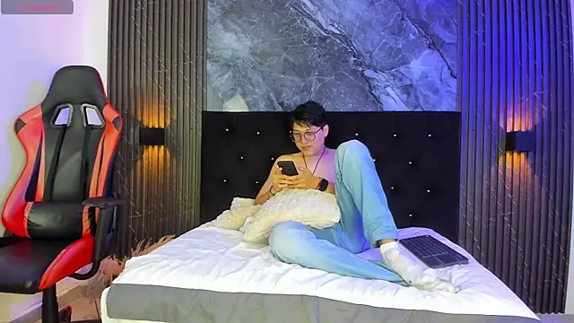 Snapshot of vanilla_hot chatting on 03/11/25, 01:12 vanilla hot online show from 03/11/25, 01:12