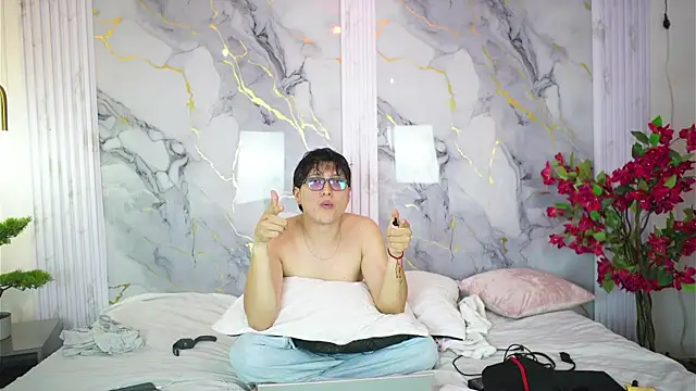 Snapshot of vanilla_hot chatting on 09/09/25, 08:30 vanilla hot online show from 09/09/25, 08:30