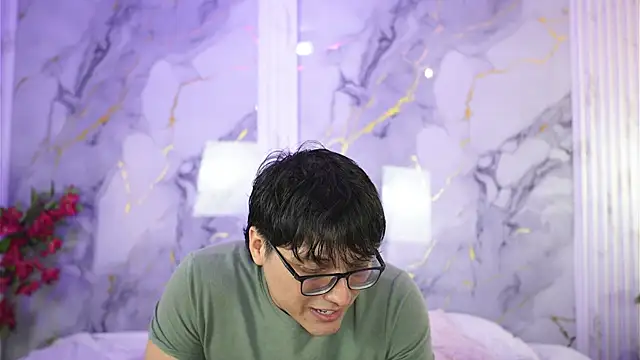 Snapshot of vanilla_hot chatting on 09/22/25, 08:00 vanilla hot online show from 09/22/25, 08:00