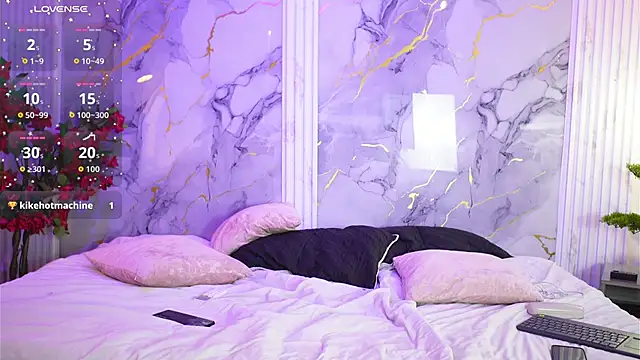 Snapshot of vanilla_hot chatting on 09/24/25, 07:39 vanilla hot online show from 09/24/25, 07:39