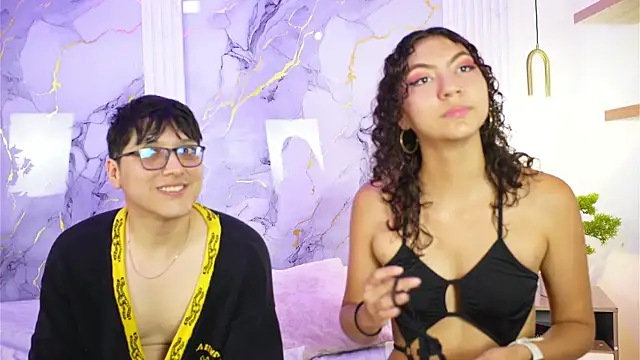 Snapshot of vanilla_hot chatting on 10/02/25, 12:45 vanilla hot online show from 10/02/25, 12:45