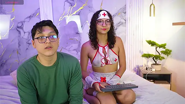 Snapshot of vanilla_hot chatting on 10/03/25, 01:19 vanilla hot online show from 10/03/25, 01:19