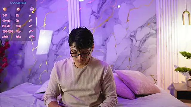 Snapshot of vanilla_hot chatting on 10/04/25, 01:20 vanilla hot online show from 10/04/25, 01:20