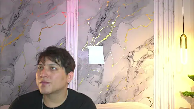 Snapshot of vanilla_hot chatting on 11/19/25, 01:33 vanilla hot online show from 11/19/25, 01:33