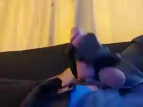 Snapshot of bwcbeat83 chatting on 02/03/25, 08:24 bwcbeat83 online show from 02/03/25, 08:24