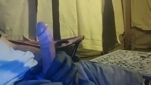 Snapshot of bwcbeat83 chatting on 10/10/25, 01:26 bwcbeat83 online show from 10/10/25, 01:26