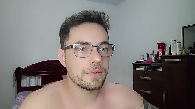 Snapshot of Dyllan__ chatting on 06/04/26, 07:09 Dyllan online show from 06/04/26, 07:09
