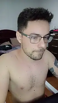 Snapshot of Dyllan__ chatting on 06/05/26, 12:44 Dyllan online show from 06/05/26, 12:44