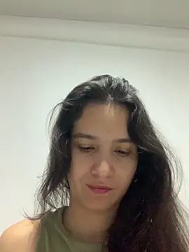 Bella still online show from 09/25/25, 01:04